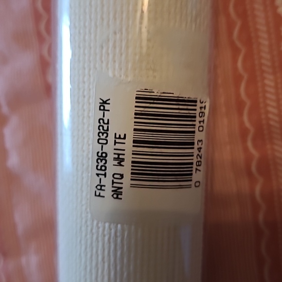 NWT CharlesCraft 16 count Aida cloth antique white 15" x 18" - Picture 4 of 5